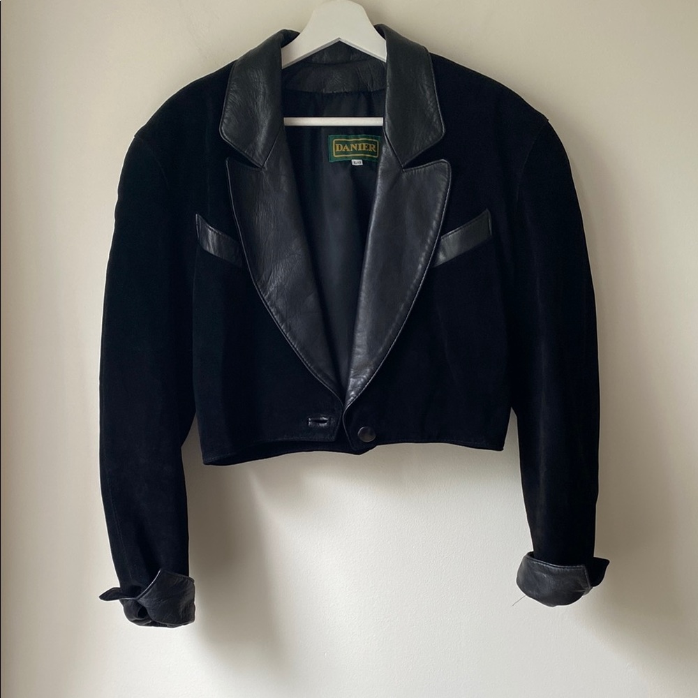 Danier black leather and suede cropped peaked lapel jacket - Picture 6 of 16